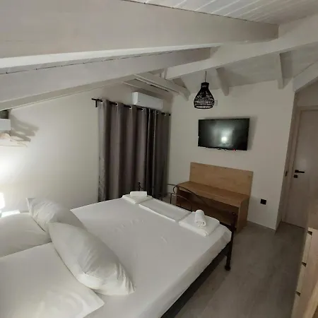 Cielo House 公寓 *