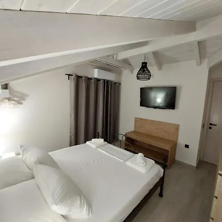 Cielo House 公寓 *